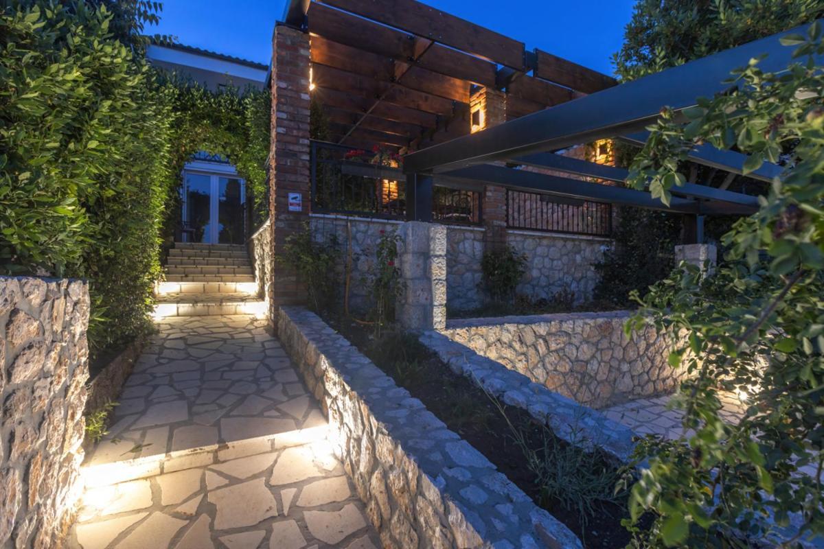 Cvrk Family House Нови-Винодолски Экстерьер фото