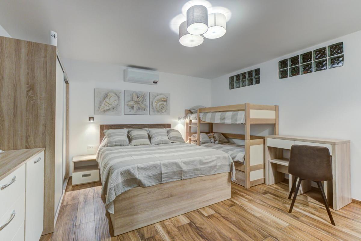 Cvrk Family House Нови-Винодолски Экстерьер фото